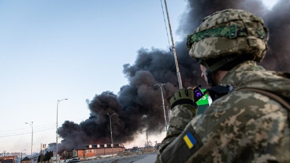 ليست روسيا ولا بوتين .. مستشار زيلينسكي يكشف من قتل الشعب الأوكراني ودمر أوكرانيا؟ 