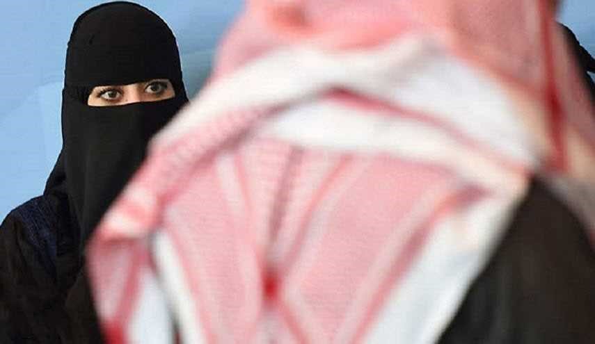 كاميرا مراقبة تكشف لمواطن سعودي خيانة زوجته مع  أقرب أصدقائه .. لن تصدق كيف انتقم منها