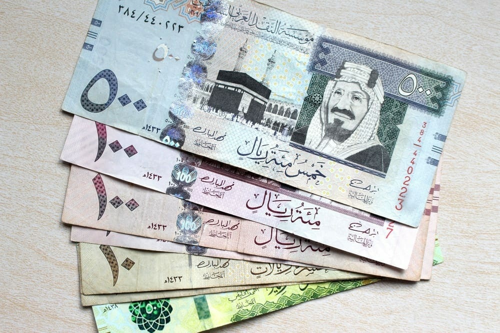 ارتفاع جنوني لسعر الدولار والريال السعودي مقابل الجنيه المصري لهذا السبب المفاجئ في العيد .. ويتخطى الجنيه هذا الحاجز لأول مرة في تعاملات اليوم  