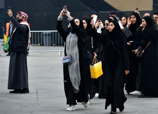 عقوبة قاسية لكل امرأة سعودية مطلقة تقوم بهذا الفعل حتى لو بدون قصد؟!