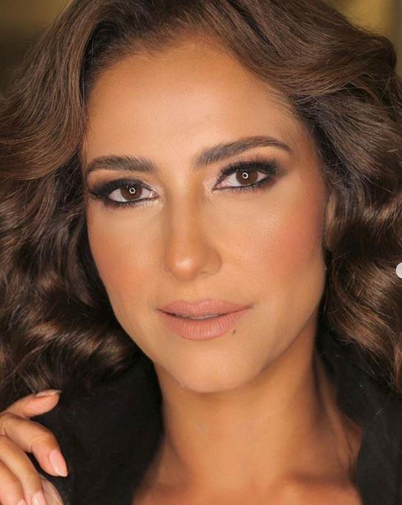 الفنانة حنان مطاوع تشارك جمهورها بصور جديدة.. ورانيا يوسف تعلق (شاهد بالصور)