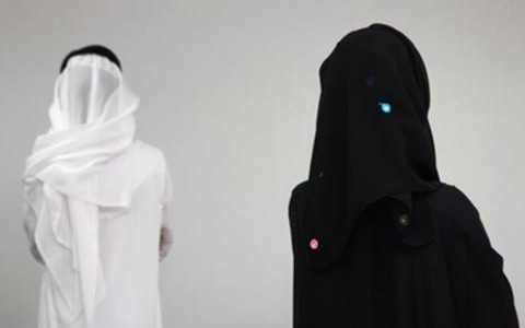 زوجة سعودية أخبرت القاضي بما فعله بها زوجها في ليلة الزفاف فجن جنونه وجعله يطلقها على الفور