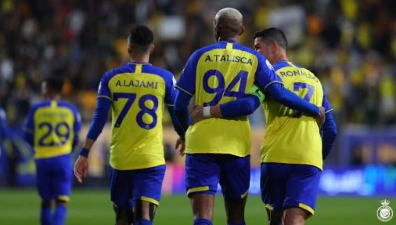 فريق النصر يستغني عن رونالدو وساديو ماني ويتخلى عنهم للهلال السعودي