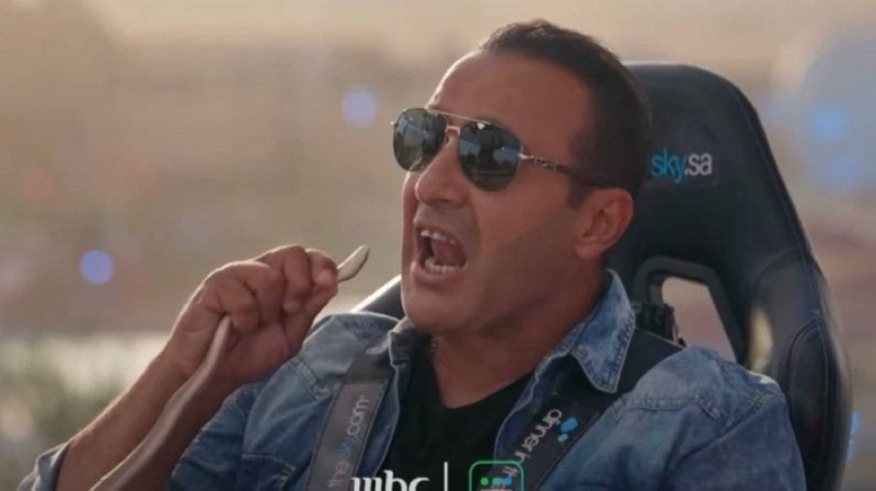 شاهد .. أول برومو لبرنامج رامز نيفر اند في رمضان للفنان أحمد السقا يأكل رأس أفعى (فيديو)