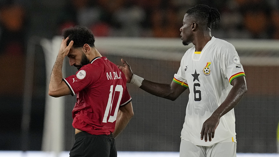 محمد صلاح يترك منتخب مصر ويعود إلى إنجلترا ونادي ليفربول يصدر بيان عاجل