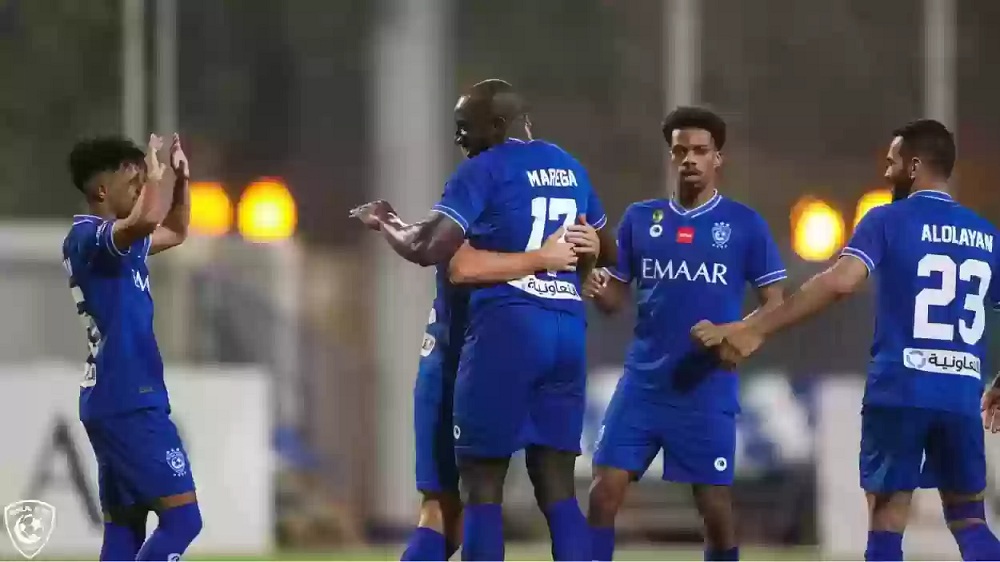 الهلال السعودي شخصن الموضوع.. الزعيم زاد العرض المقدم لضم نجم باريس بنسبة 50%!!